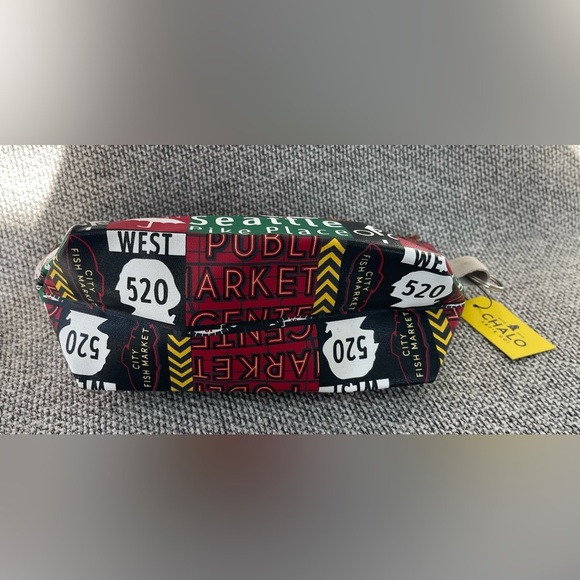 CHALOU Seattle Themed Cosmetic Bag - Black and Red - Picture 7 of 16